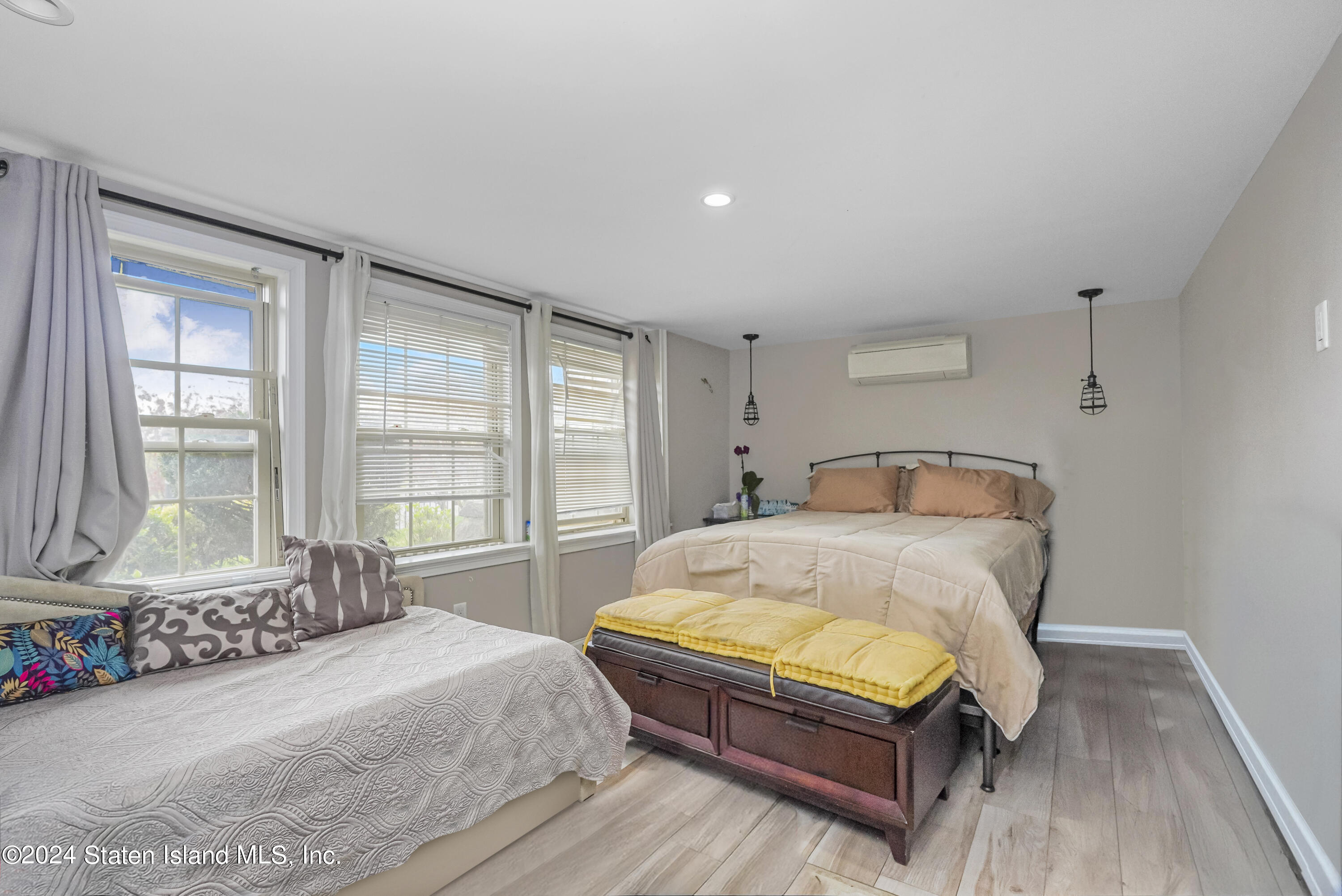 37 Douglas Road Staten Island, NY 10304 - Photo 13 of 34 Photo Apr 20 2024, 10 30 02 PM