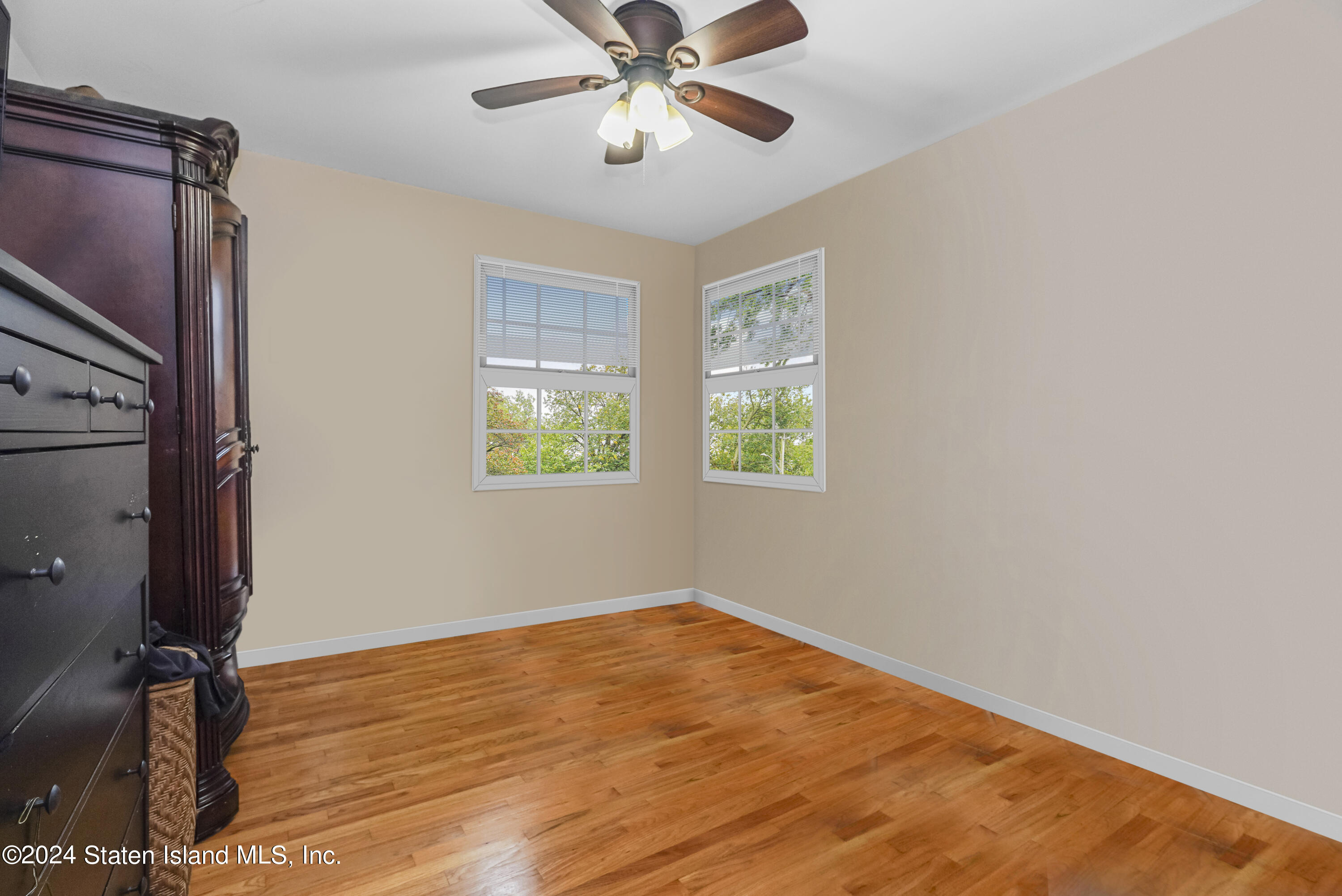 37 Douglas Road Staten Island, NY 10304 - Photo 17 of 34 Photo Apr 20 2024, 10 18 01 PM