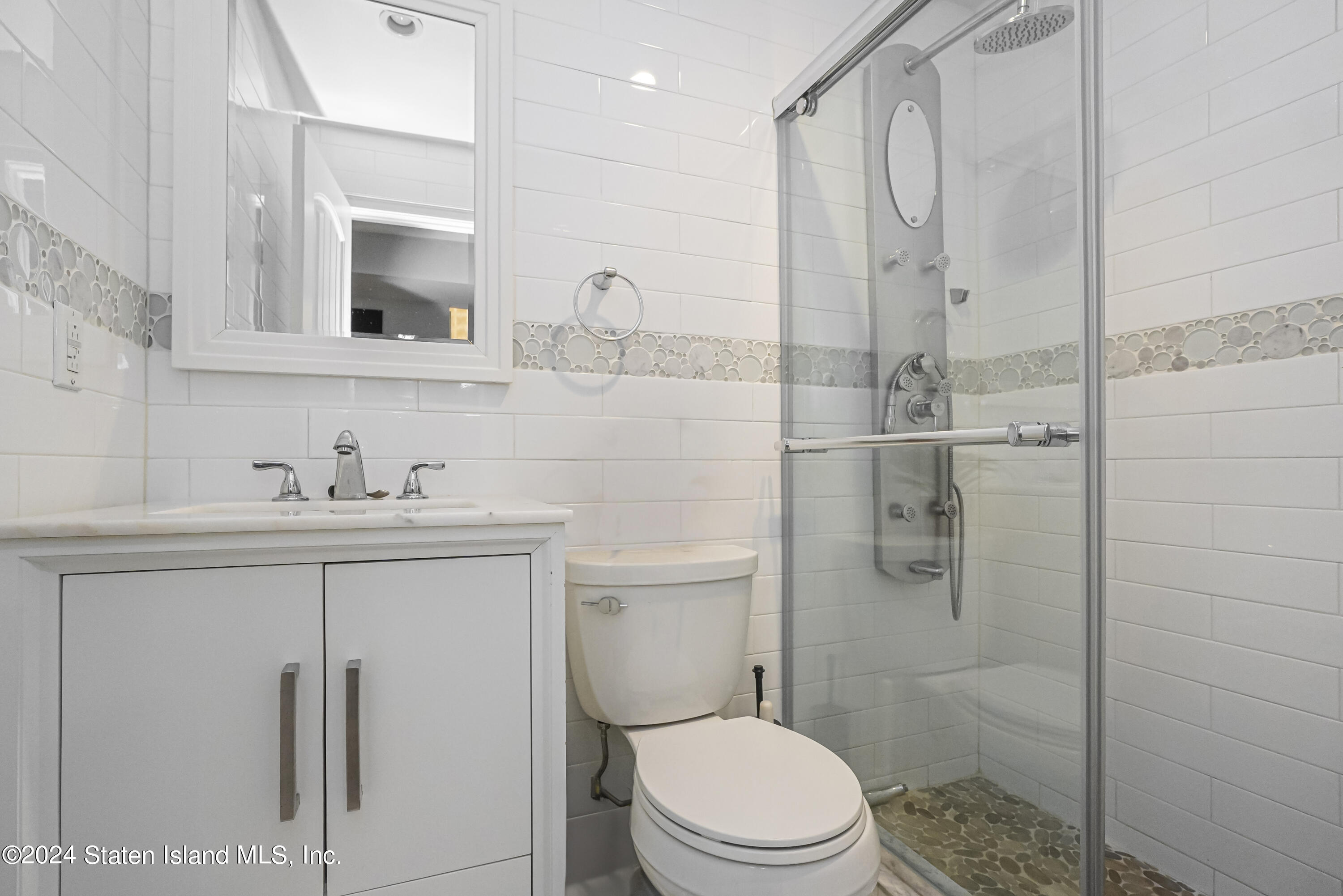 37 Douglas Road Staten Island, NY 10304 - Photo 25 of 34 Photo Apr 20 2024, 10 24 16 PM