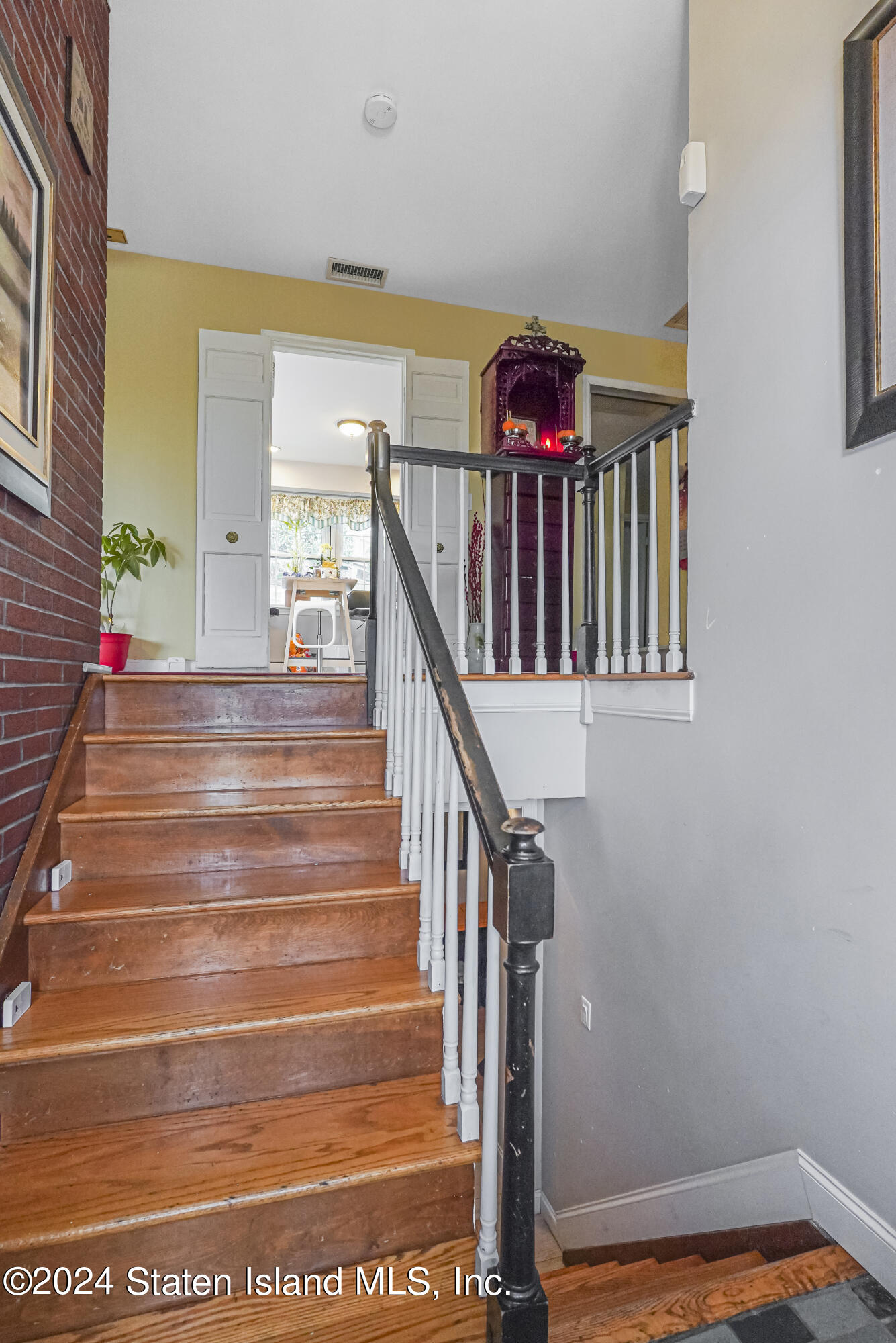 37 Douglas Road Staten Island, NY 10304 - Photo 6 of 34 Photo Apr 20 2024, 10 13 57 PM