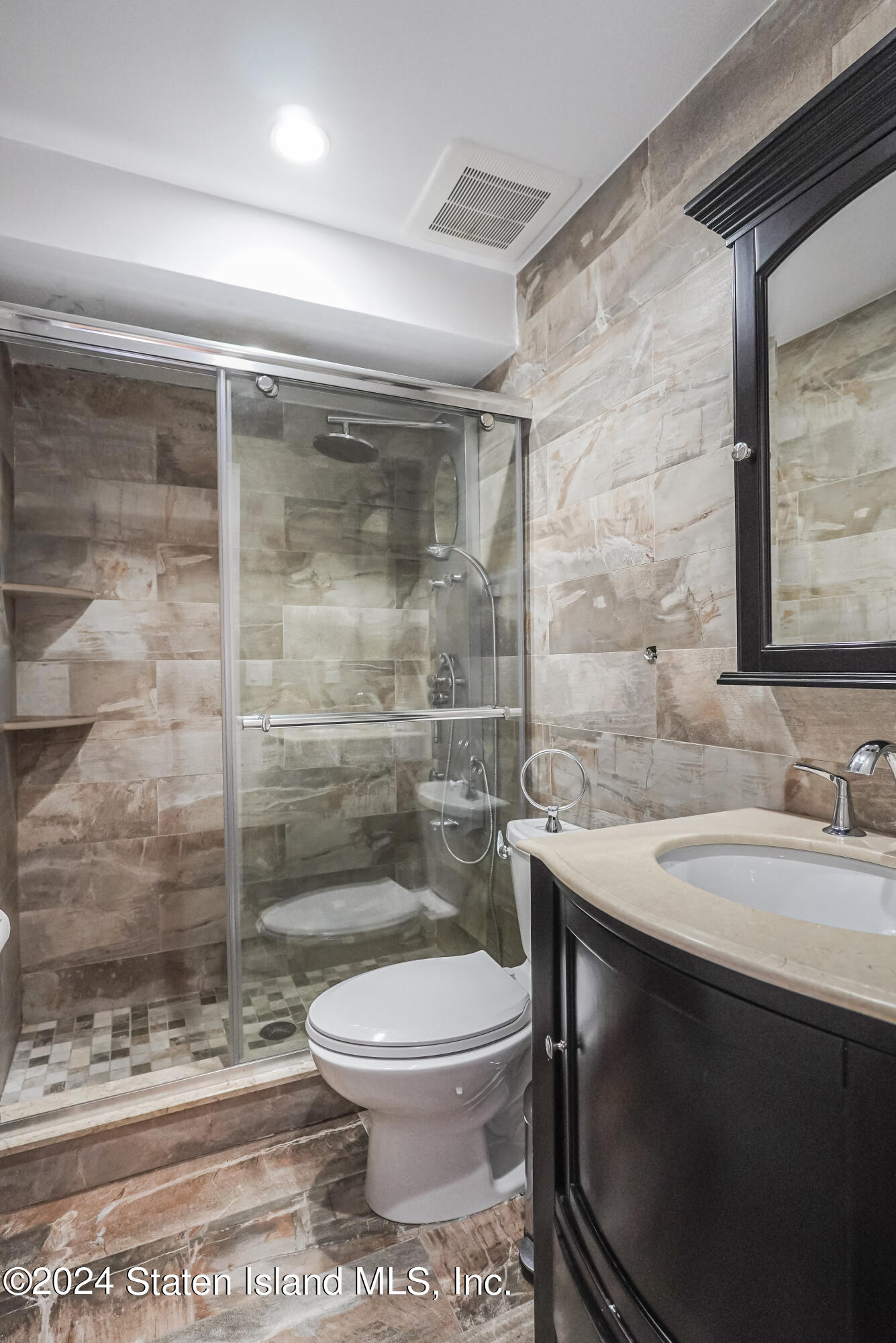 37 Douglas Road Staten Island, NY 10304 - Photo 10 of 34 Photo Apr 20 2024, 10 25 23 PM