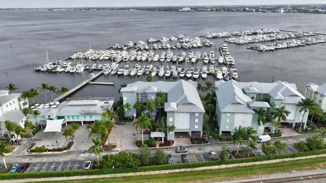 $5,250 | 875 Northwest Flagler Avenue, Unit 404, Stuart, FL 34994