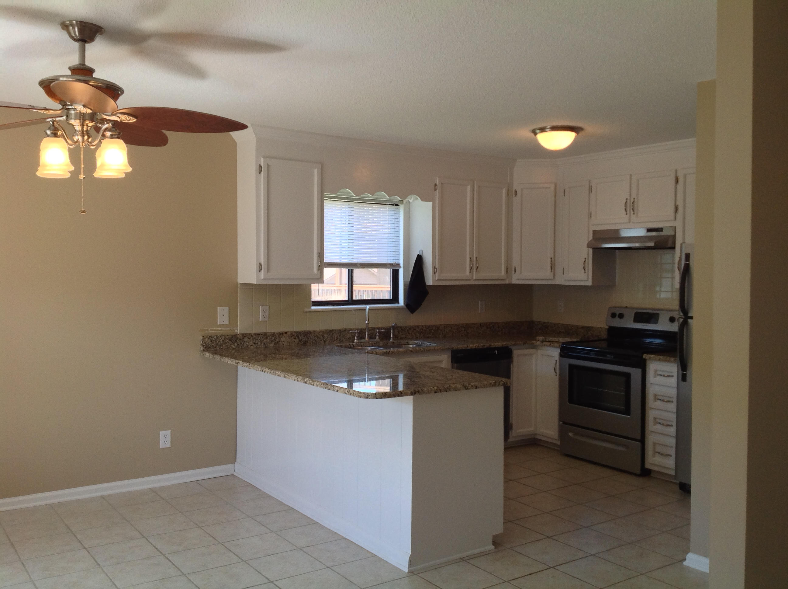 660 Monte Vista Road, Unit 302 Union Hall, VA 24176 - Photo 13 of 24 Kitchen & Dining area