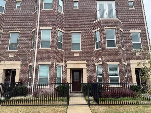 $2,799 | 313 North Mill Street, Lewisville, TX 75057