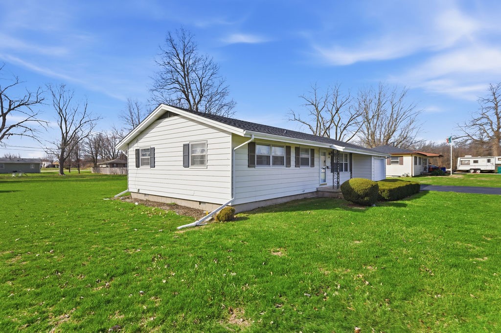 223 Crescent Drive Decatur, IL 62526 - Photo 3 of 23 Gallery Image 3