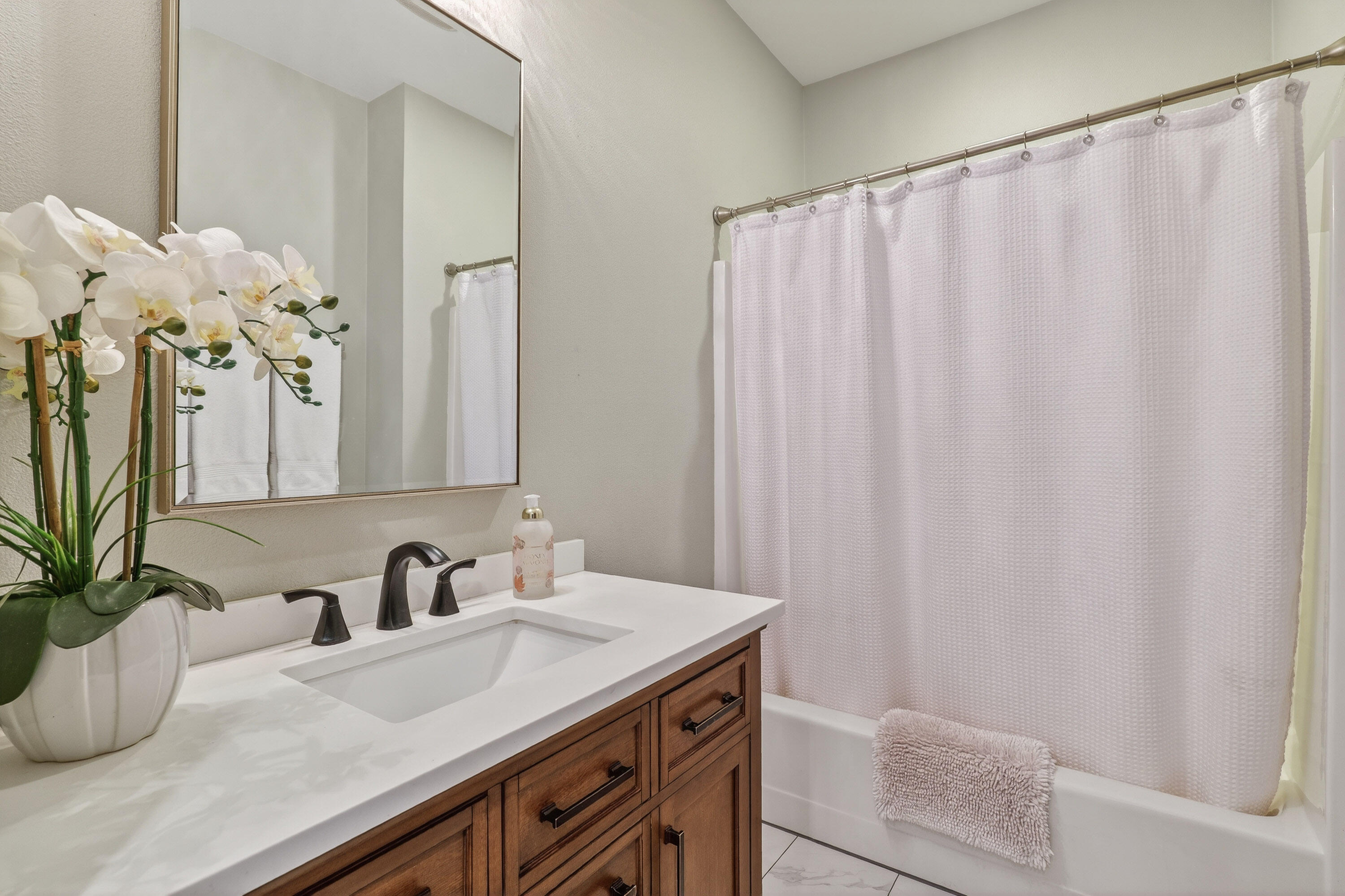 322 Round Prairie Road Wilderville, OR 97543 - Photo 21 of 55 2nd bathroom