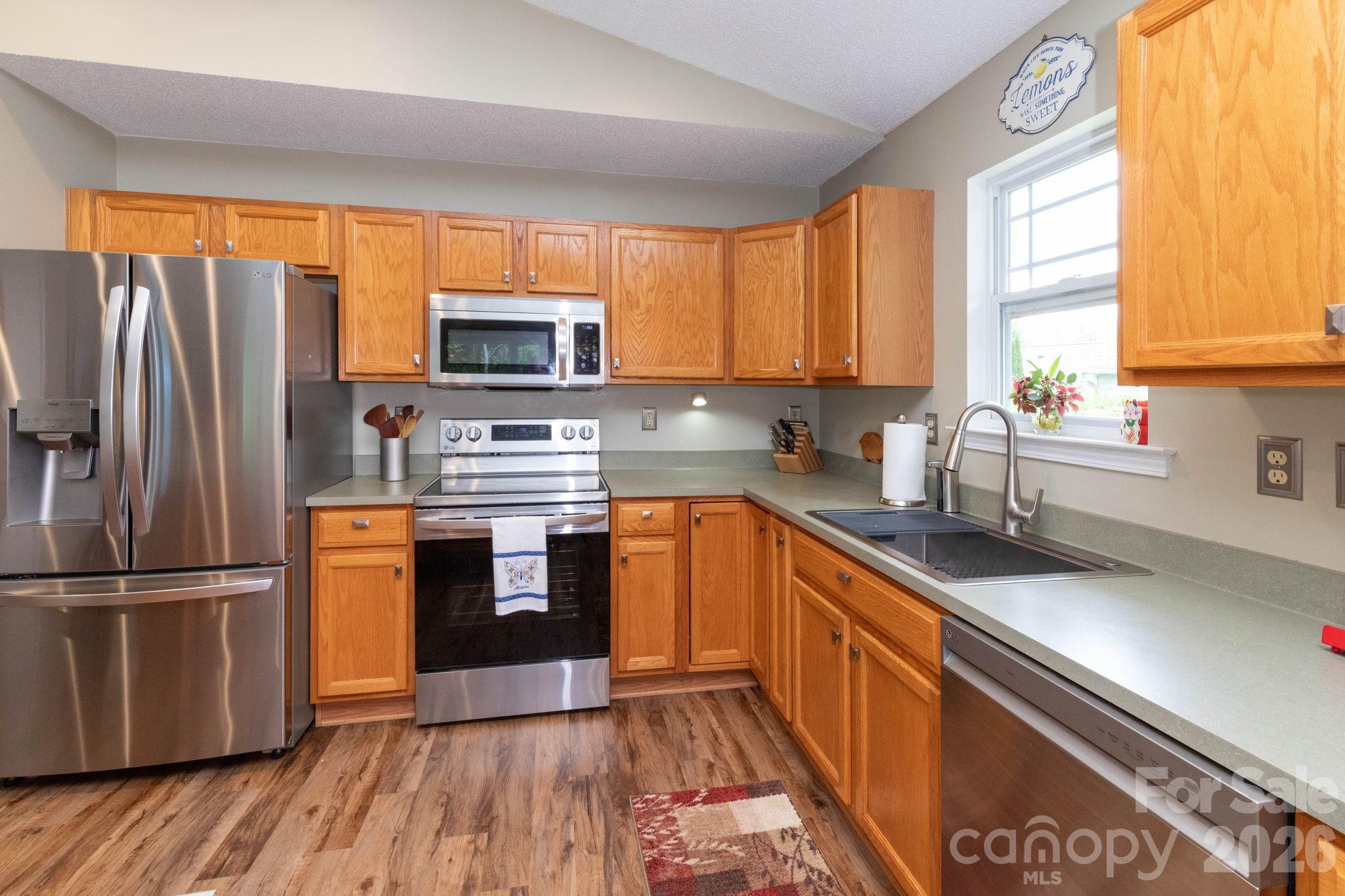 59 Sunview Circle Arden, NC 28704 - Photo 9 of 23
