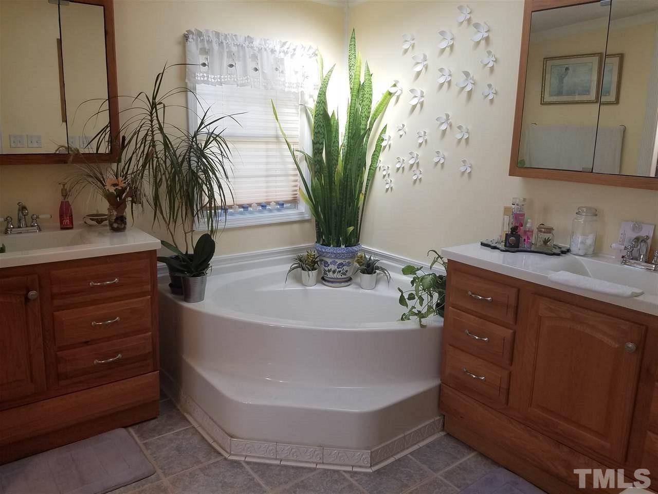725 Ransdell Road Louisburg, NC 27549 - Photo 6 of 25 Gallery Image 6