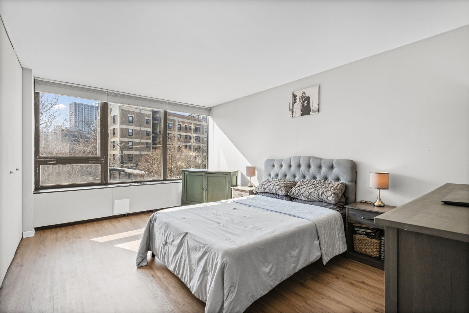 3930 North Pine Grove Avenue, Unit 304 Chicago, IL 60613 - Photo 11 of 25