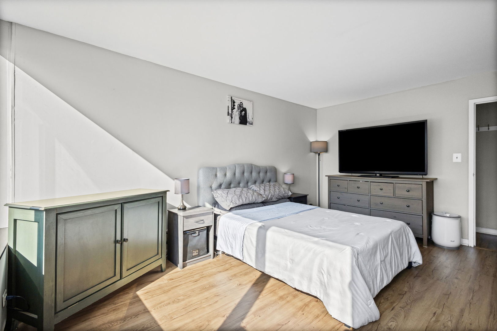 3930 North Pine Grove Avenue, Unit 304 Chicago, IL 60613 - Photo 12 of 25