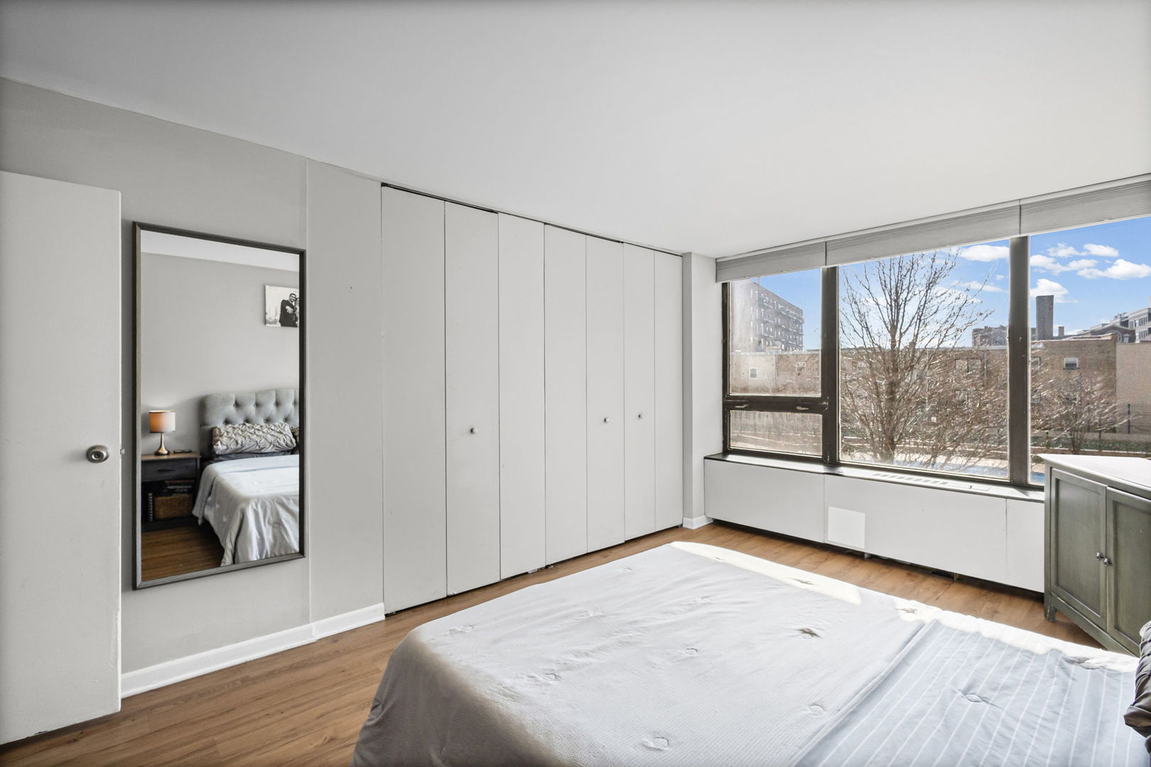 3930 North Pine Grove Avenue, Unit 304 Chicago, IL 60613 - Photo 13 of 25