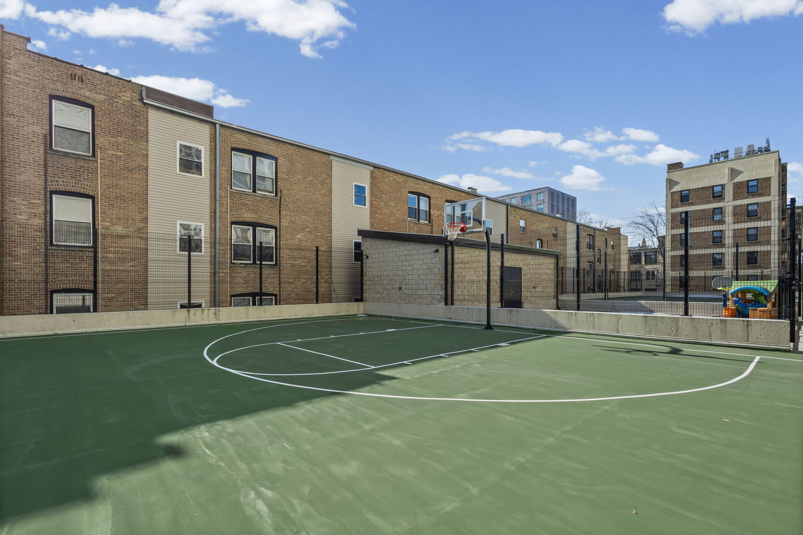 3930 North Pine Grove Avenue, Unit 304 Chicago, IL 60613 - Photo 21 of 25