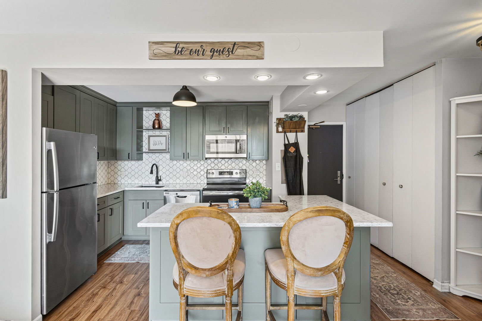 3930 North Pine Grove Avenue, Unit 304 Chicago, IL 60613 - Photo 6 of 25