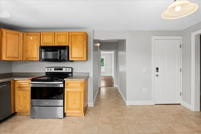 $2,500 | 36 Cedar Street, Unit 2A, Worcester, MA 01609