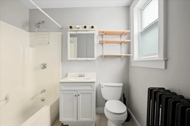 $2,500 | 36 Cedar Street, Unit 2A, Worcester, MA 01609