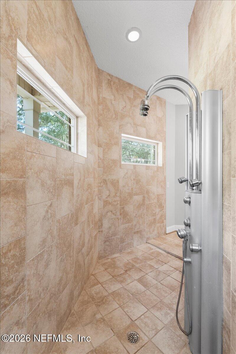 3568 Stratton Road Jacksonville, FL 32221 - Photo 45 of 67 wrap around shower