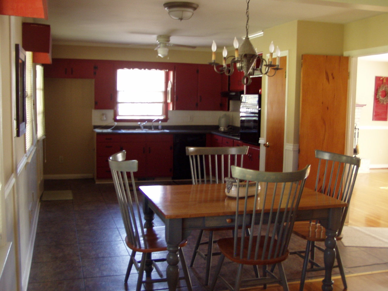 Eat-in Kitchen