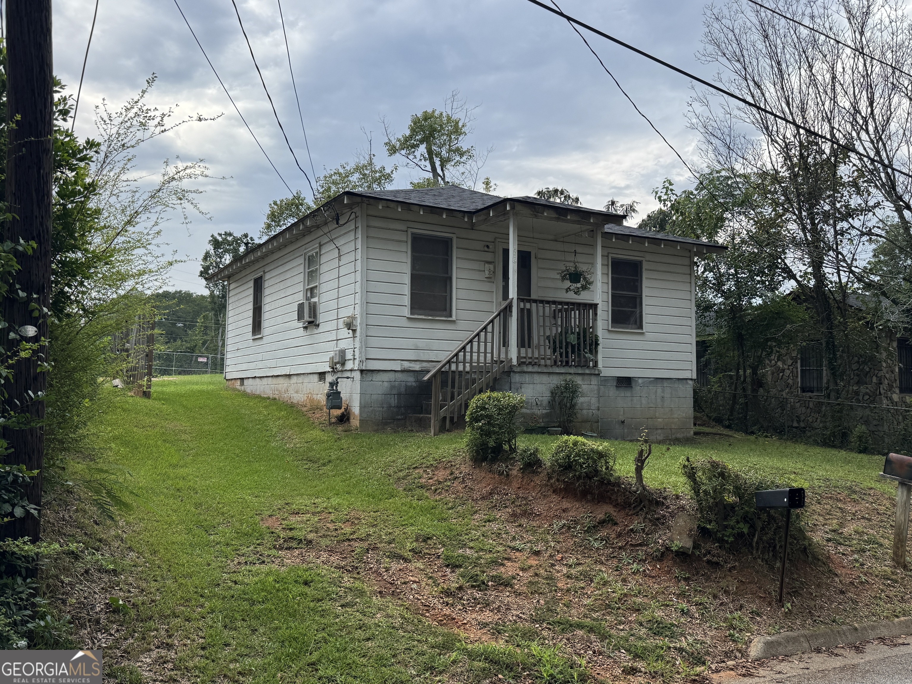 32 Unit Mutlipl Multiple Griffin, GA 30223 - Photo 12 of 24 a front view of a house with garden