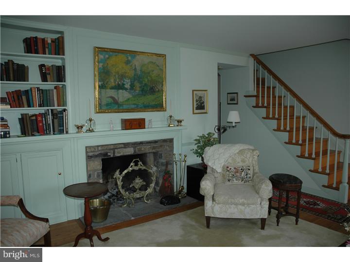 1316 Warner Road Jenkintown, PA 19046 - Photo 10 of 24 Living Room