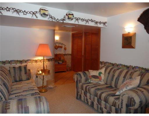 189 William Street McKees Rocks, PA 15136 - Photo 9 of 18 Family Room.