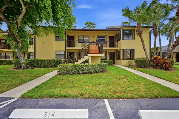 $275,000 | 4699 Lucerne Lakes Boulevard East, Unit 206, Lake Worth, FL 33467