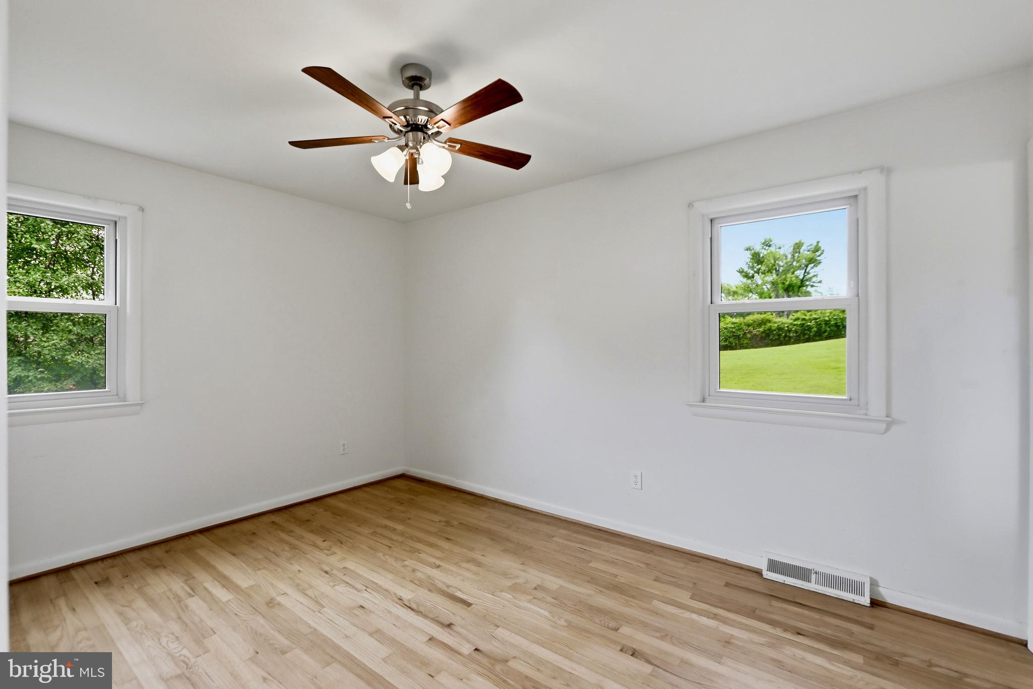 9787 Lees Mill Road Warrenton, VA 20186 - Photo 19 of 35 Bedroom 1