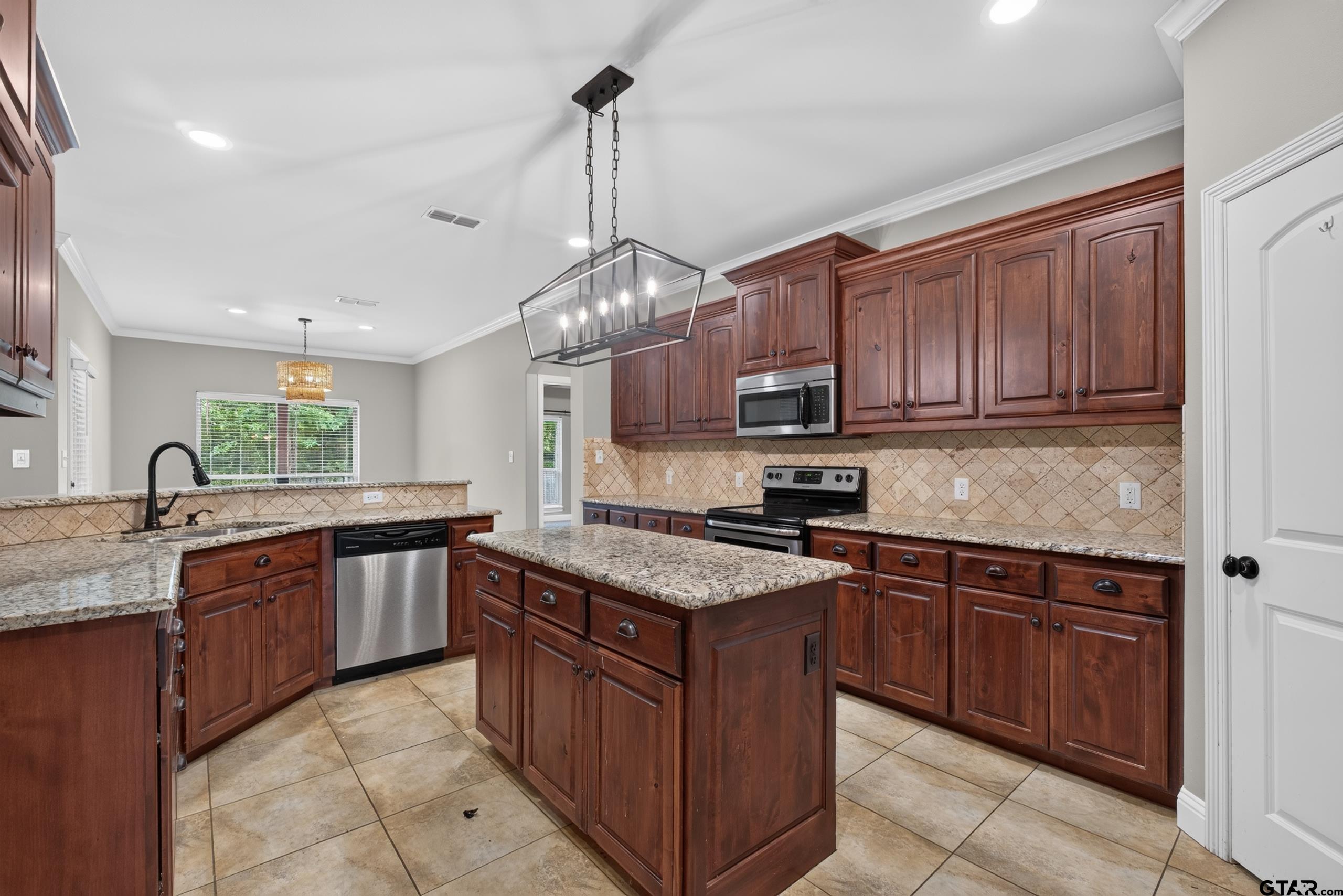811 Rugby Lane Whitehouse, TX 75791 - Photo 8 of 27