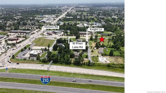 $555,000 | 1902 West Prien Lake Road, Lake Charles, LA 70605