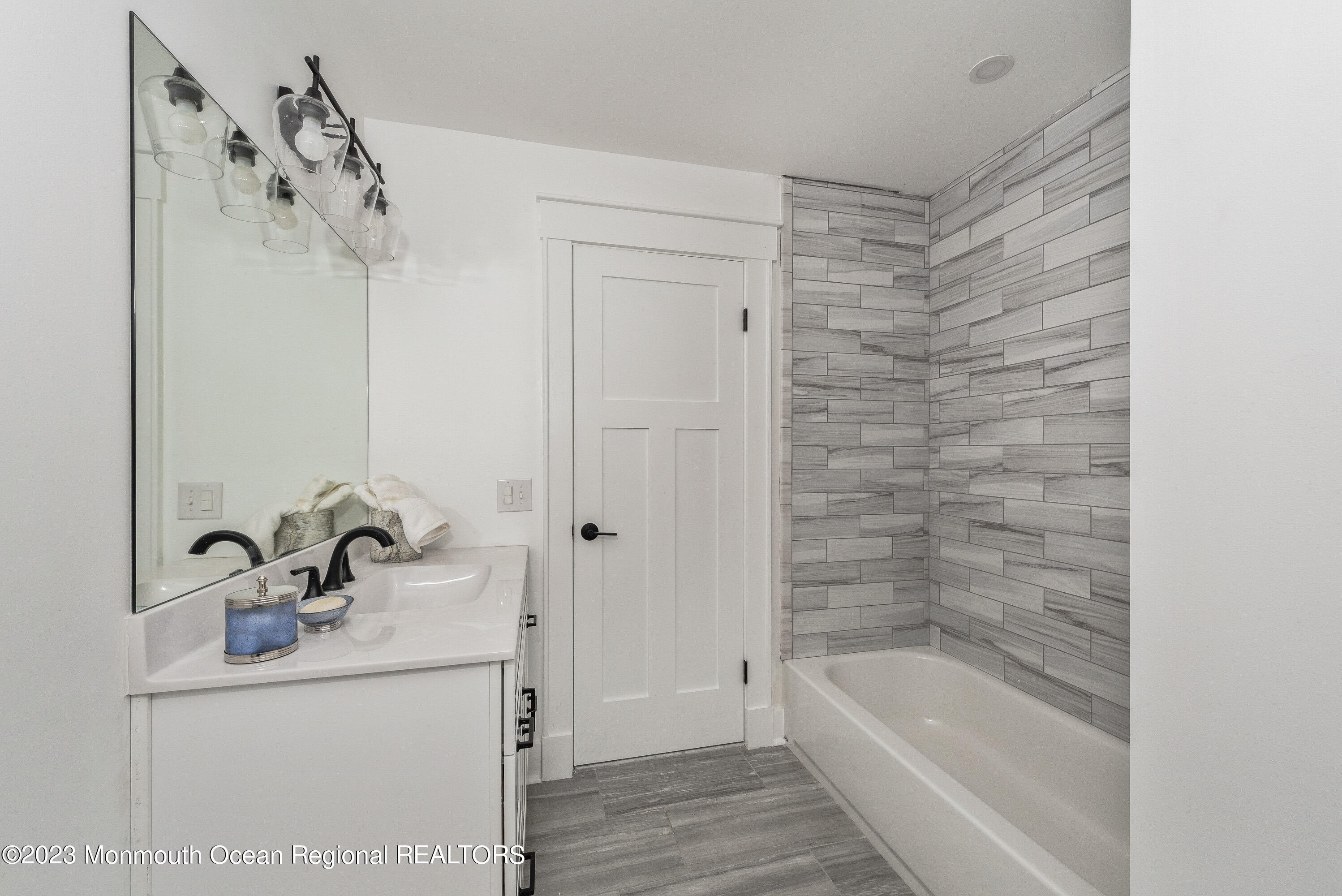 17 Crawford Road Middletown, NJ 07748 - Photo 29 of 48 Upstairs Guest Bathroom2