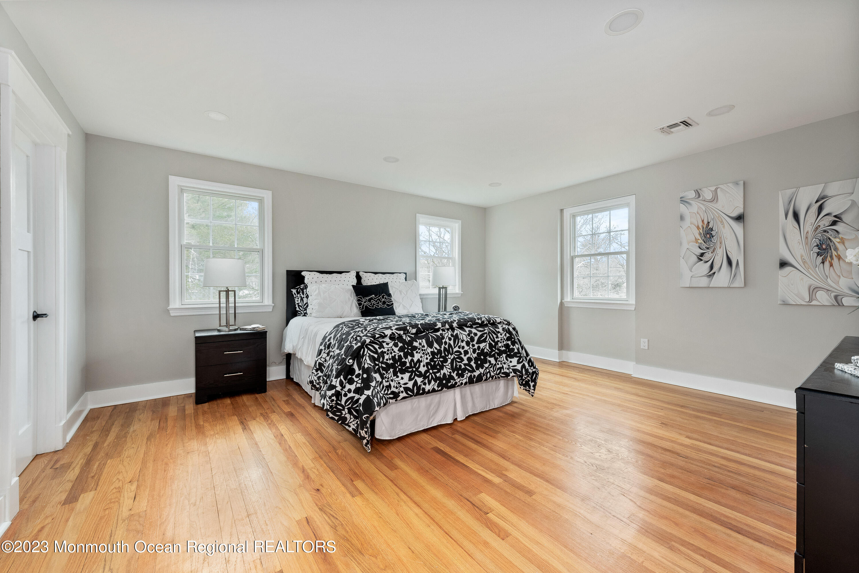17 Crawford Road Middletown, NJ 07748 - Photo 34 of 48 Upstairs Ensuite