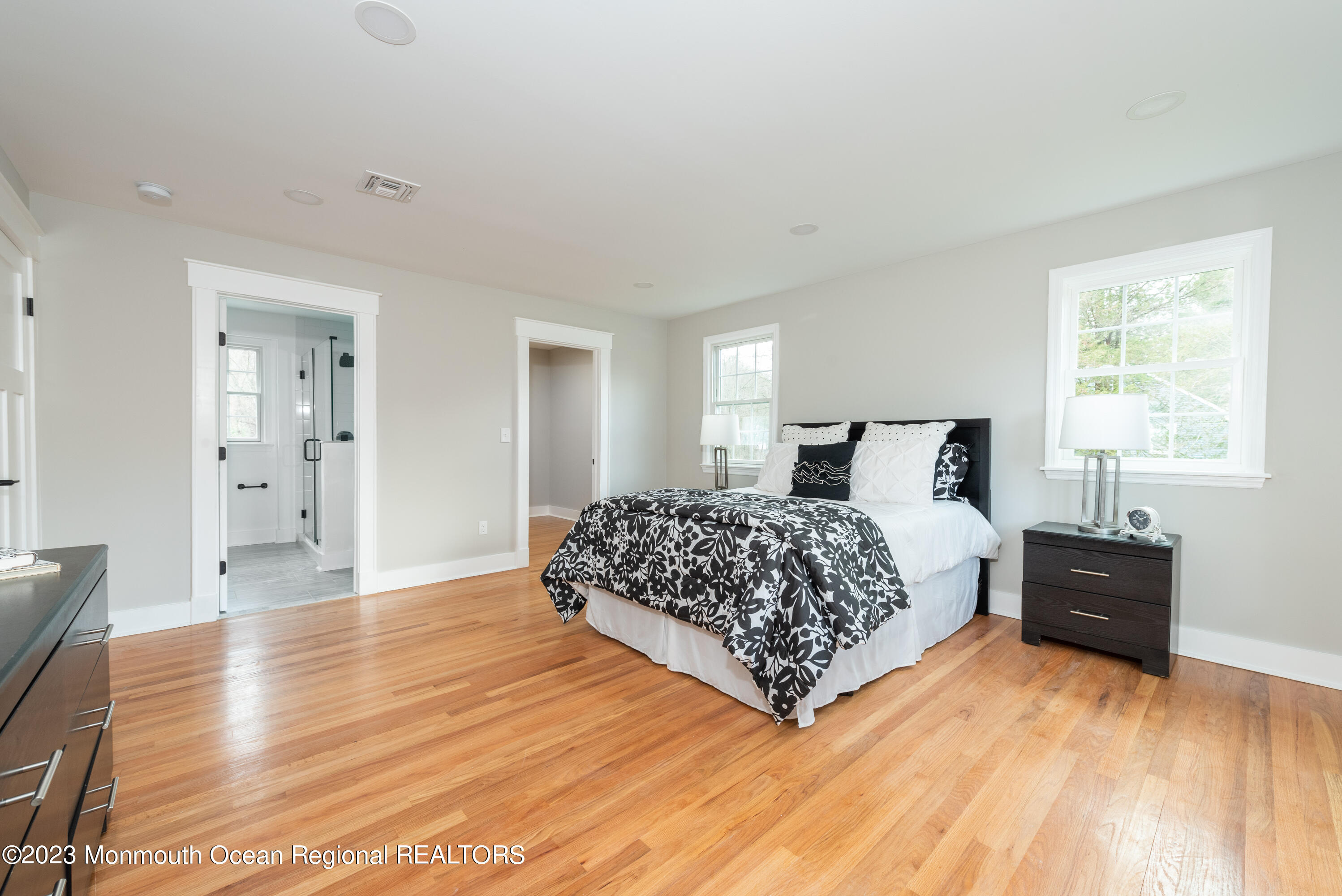 17 Crawford Road Middletown, NJ 07748 - Photo 35 of 48 Upstairs Ensuite2