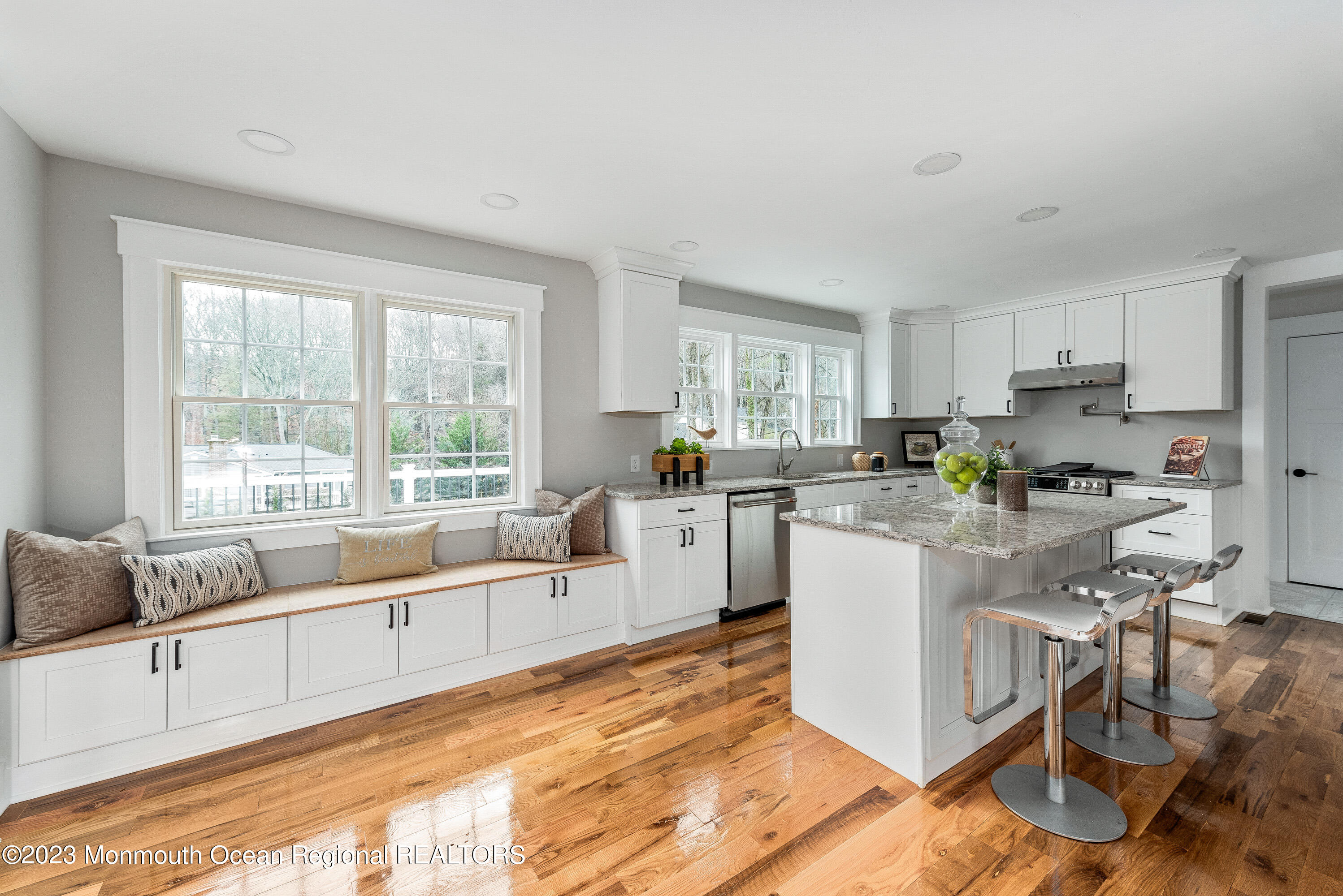 17 Crawford Road Middletown, NJ 07748 - Photo 9 of 48 Kitchen2