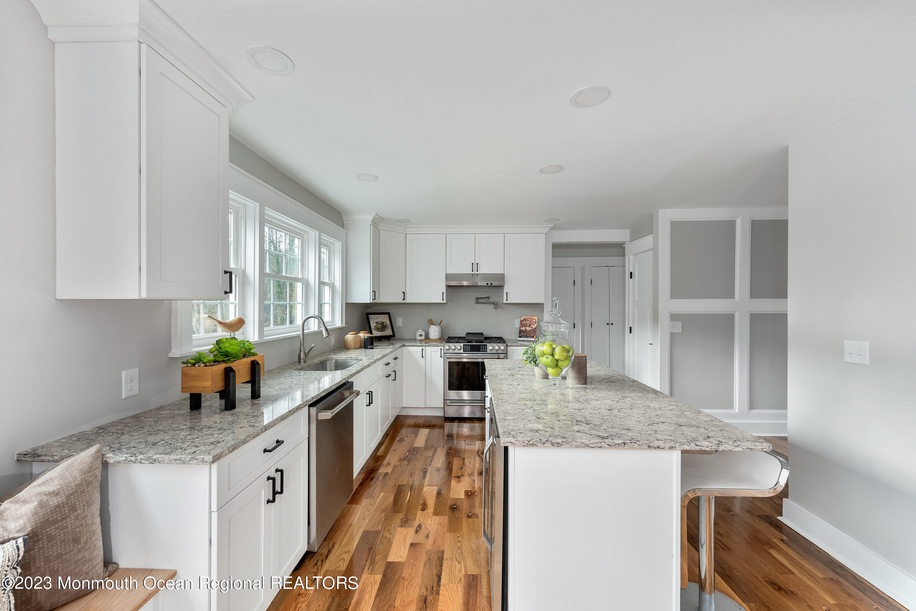 17 Crawford Road Middletown, NJ 07748 - Photo 10 of 48 Kitchen3