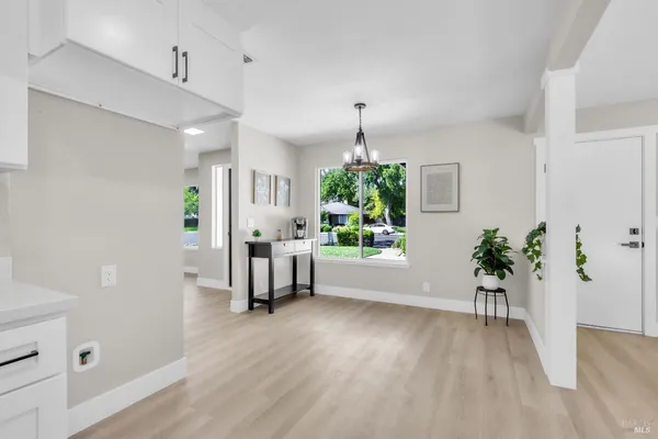 $669,000 | 317 North Alamo Drive, Vacaville, CA 95688