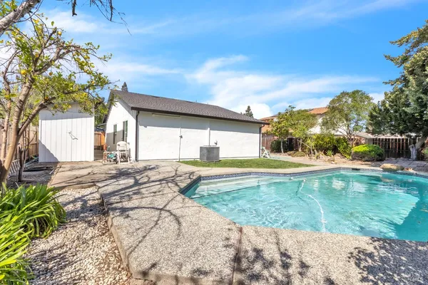 $669,000 | 317 North Alamo Drive, Vacaville, CA 95688