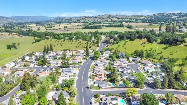 $669,000 | 317 North Alamo Drive, Vacaville, CA 95688