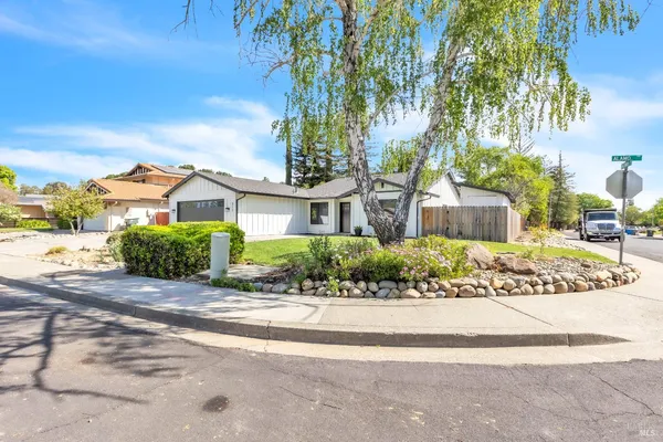 $669,000 | 317 North Alamo Drive, Vacaville, CA 95688