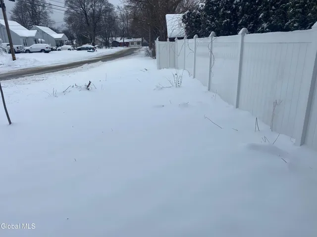 $274,900 | 1126 Vinewood Avenue, Rotterdam, NY 12306