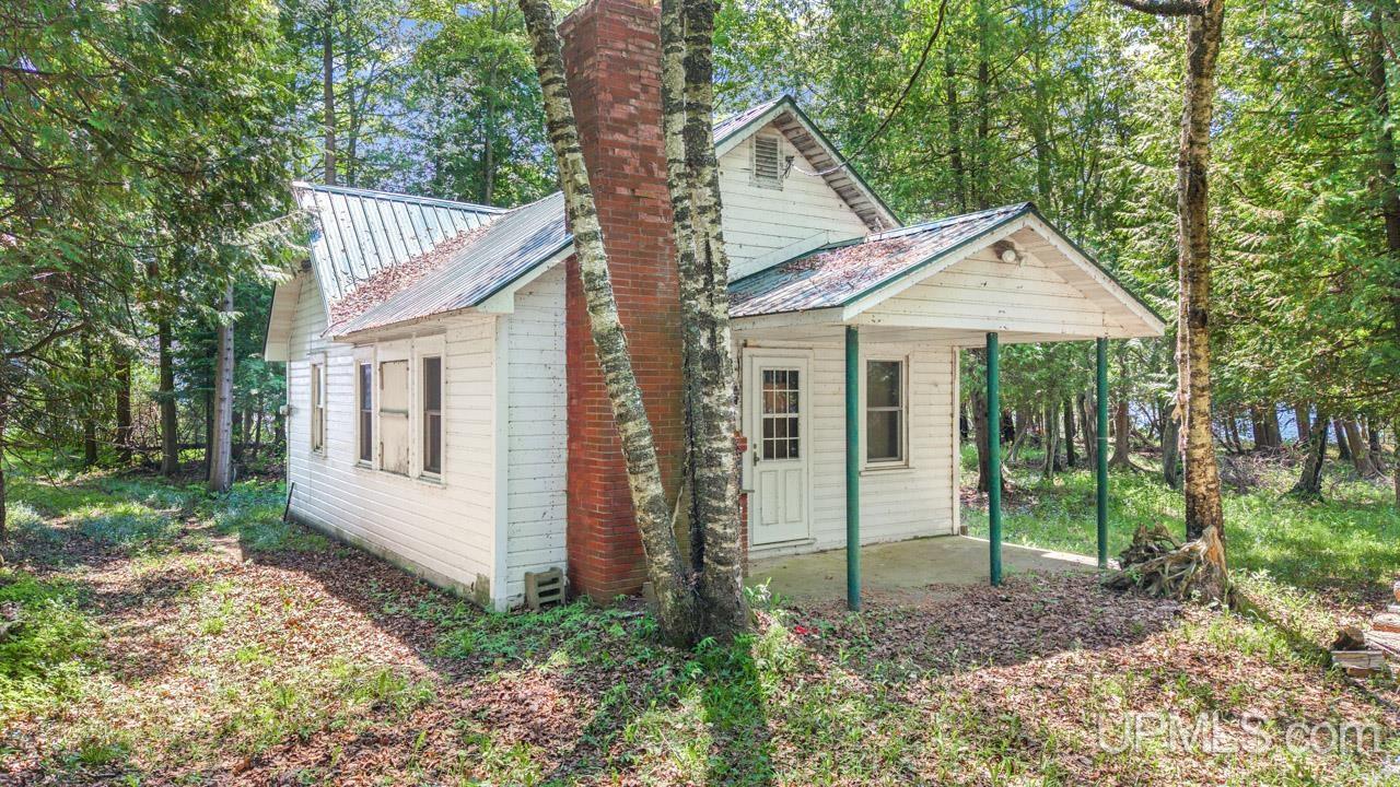 5217 County Road 513 Road Rapid River, MI 49878 - Photo 3 of 14