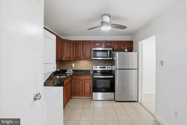 $2,195 | 250 South Reynolds Street, Unit 105, Alexandria, VA 22304