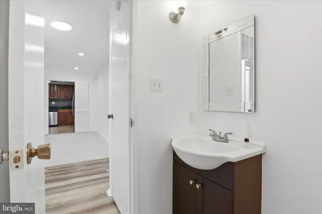 $2,195 | 250 South Reynolds Street, Unit 105, Alexandria, VA 22304