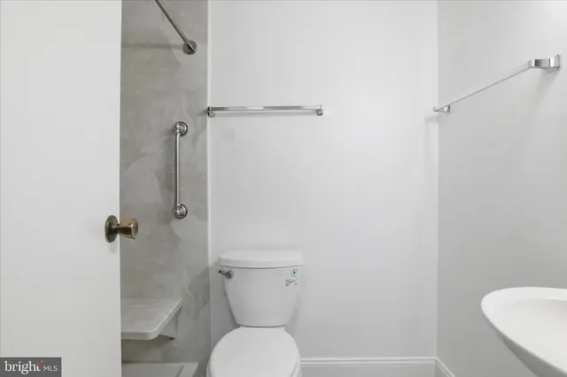 $2,195 | 250 South Reynolds Street, Unit 105, Alexandria, VA 22304