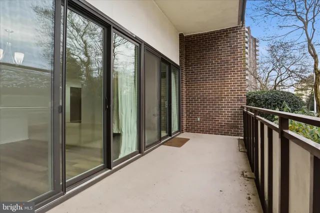 $2,195 | 250 South Reynolds Street, Unit 105, Alexandria, VA 22304