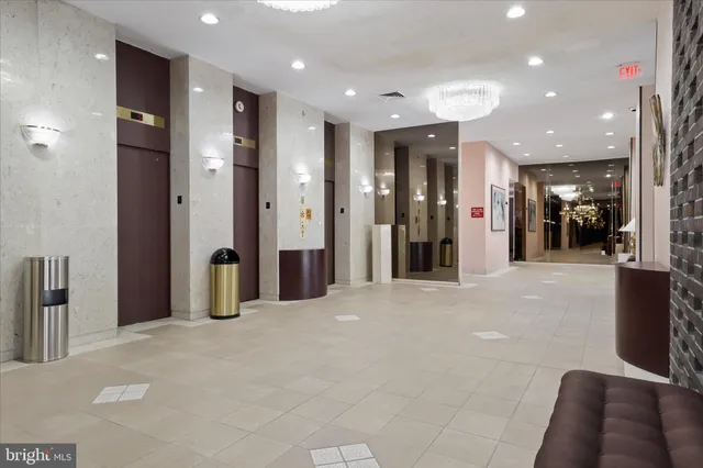 $2,195 | 250 South Reynolds Street, Unit 105, Alexandria, VA 22304