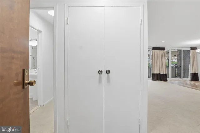 $2,195 | 250 South Reynolds Street, Unit 105, Alexandria, VA 22304