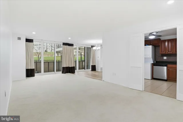 $2,195 | 250 South Reynolds Street, Unit 105, Alexandria, VA 22304