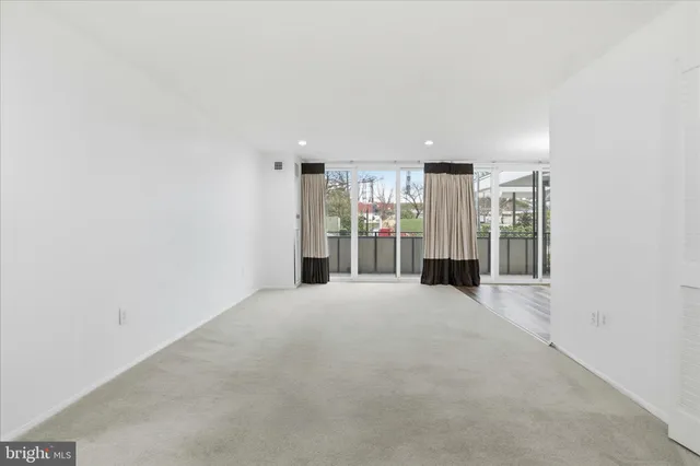 $2,195 | 250 South Reynolds Street, Unit 105, Alexandria, VA 22304