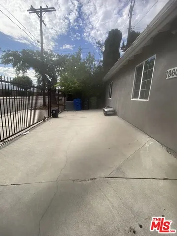 a house view with a outdoor space