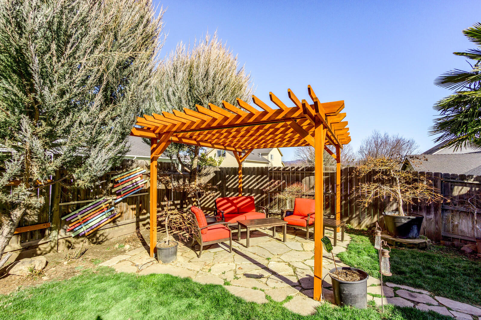 890 Ridgeview Drive Eagle Point, OR 97524 - Photo 29 of 35 an outdoor space with lots of trees