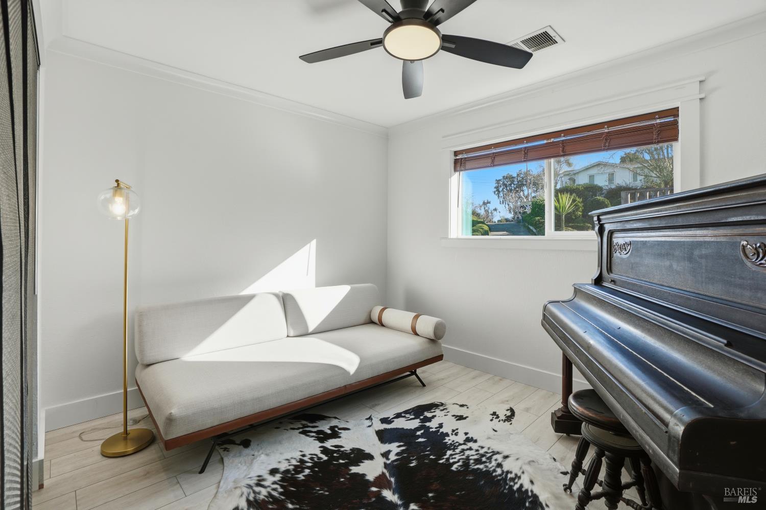 823 Shell Avenue Martinez, CA 94553 - Photo 22 of 39 a living room with furniture and a window